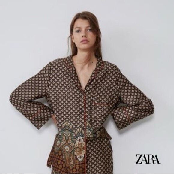 ✨ZARA PRINTED SZ MEDIUM SHIRT WITH PIPING✨ - Picture 2 of 7